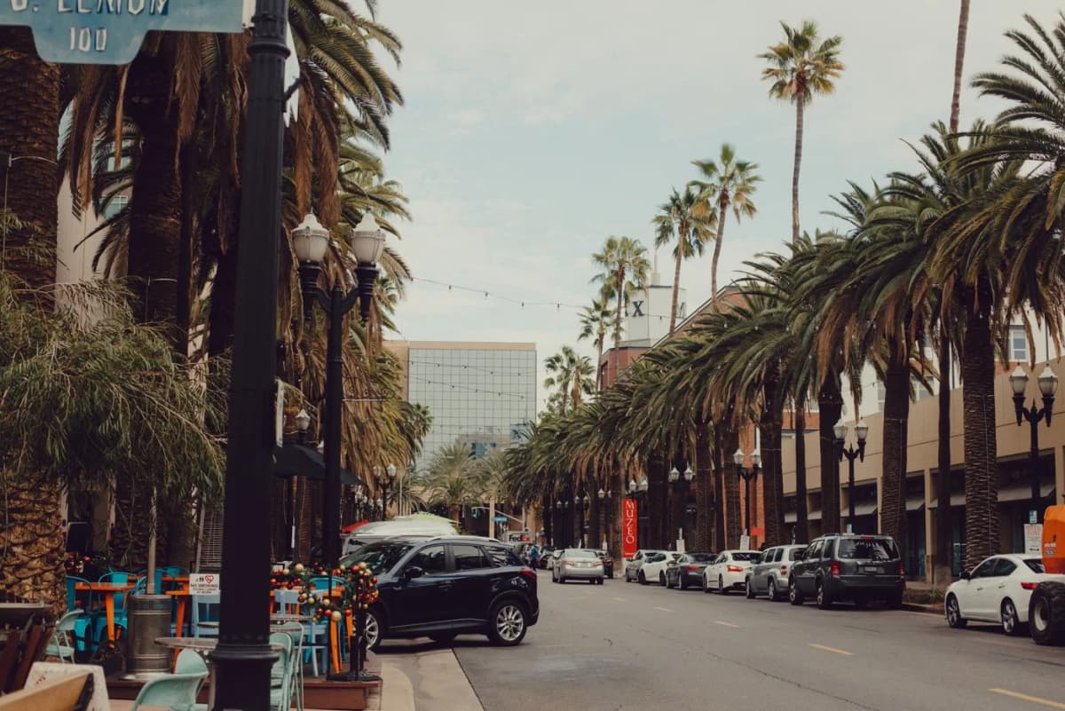 安納海姆Anaheim|世界第一座迪斯尼樂園所在地